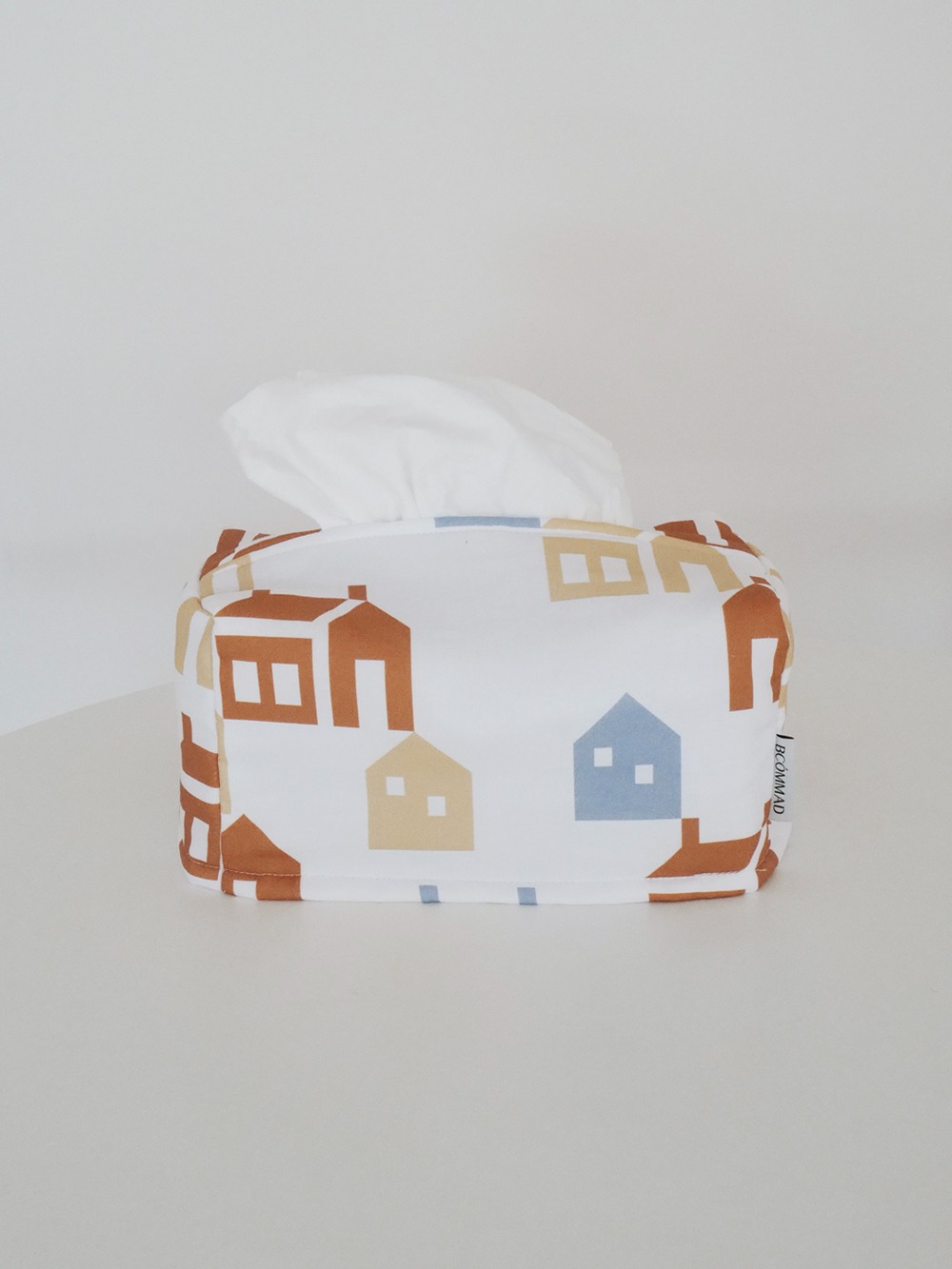 House tissuebox cover