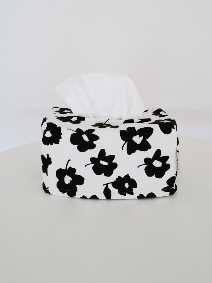 (pre-order 20% off) Black flower tissuebox cover