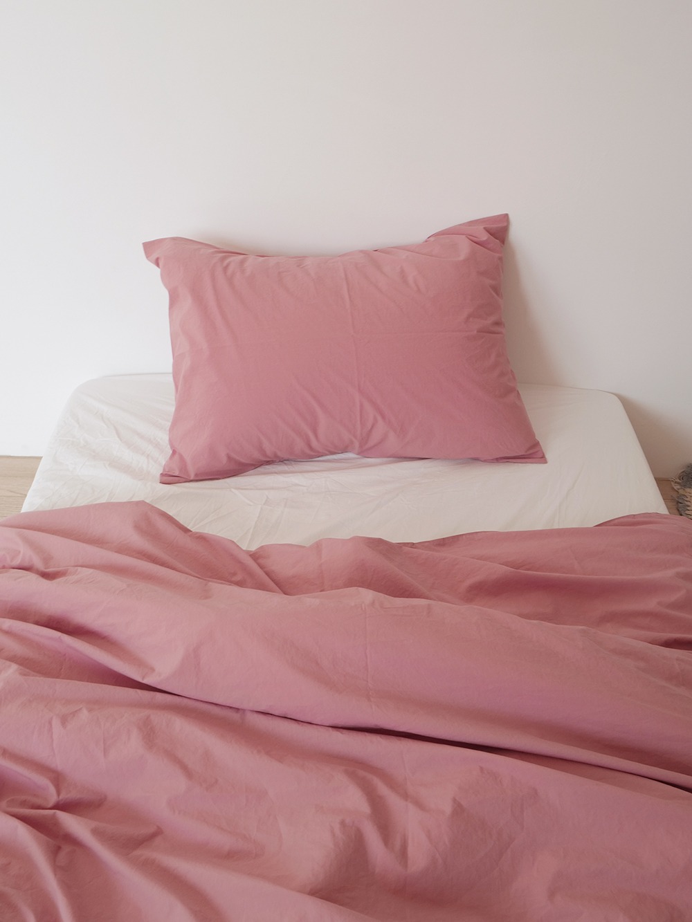 Rose pink pillow cover